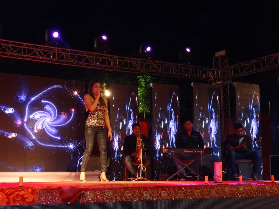 best live band with girl tripoli lebanon